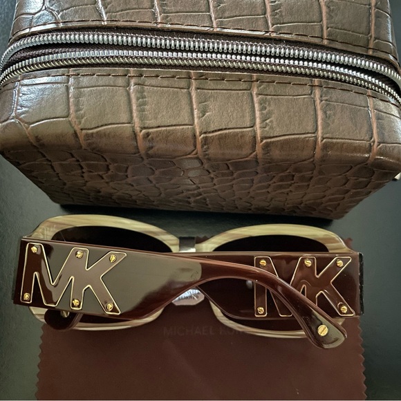NEW - MIchael Kors Sunglasses - Picture 2 of 8